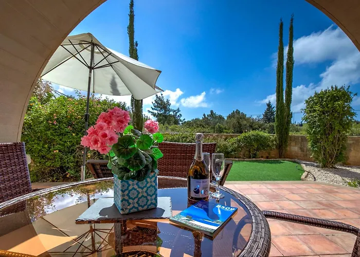 アパート 2 Bedroom Artemis With Two Communal Pools, Aphrodite Hills