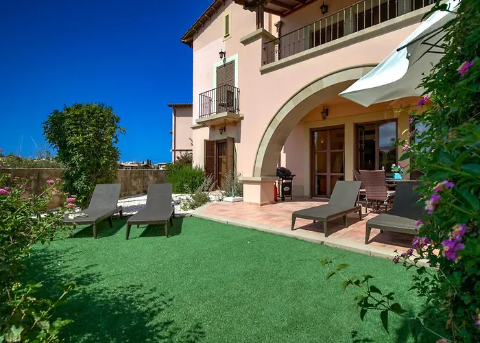 アパート 2 Bedroom Artemis With Two Communal Pools, Aphrodite Hills *