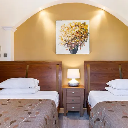 2 Bedroom Artemis With Two Communal Pools, Aphrodite Hills Apartment *