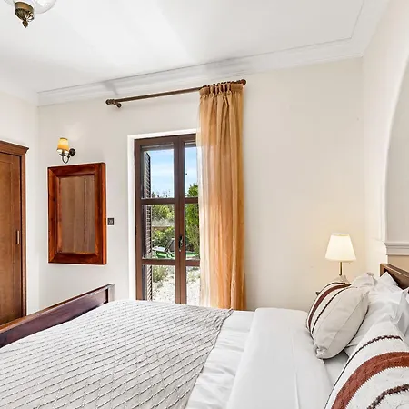 Apartment 2 Bedroom Artemis With Two Communal Pools, Aphrodite Hills *