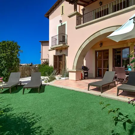 Apartment 2 Bedroom Artemis With Two Communal Pools, Aphrodite Hills *
