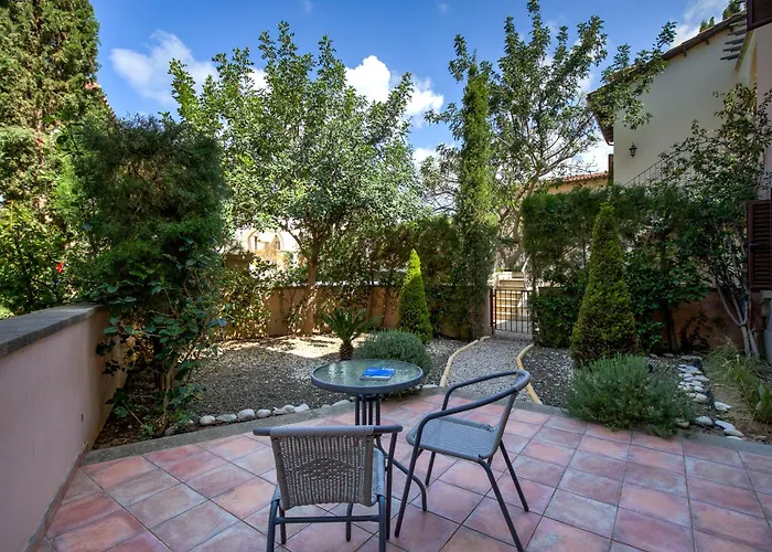 2 Bedroom Artemis With Two Communal Pools, Aphrodite Hills Apartamento *